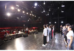 男女脱光光插鸡操的视频高三年级表演专业举行阶段考试